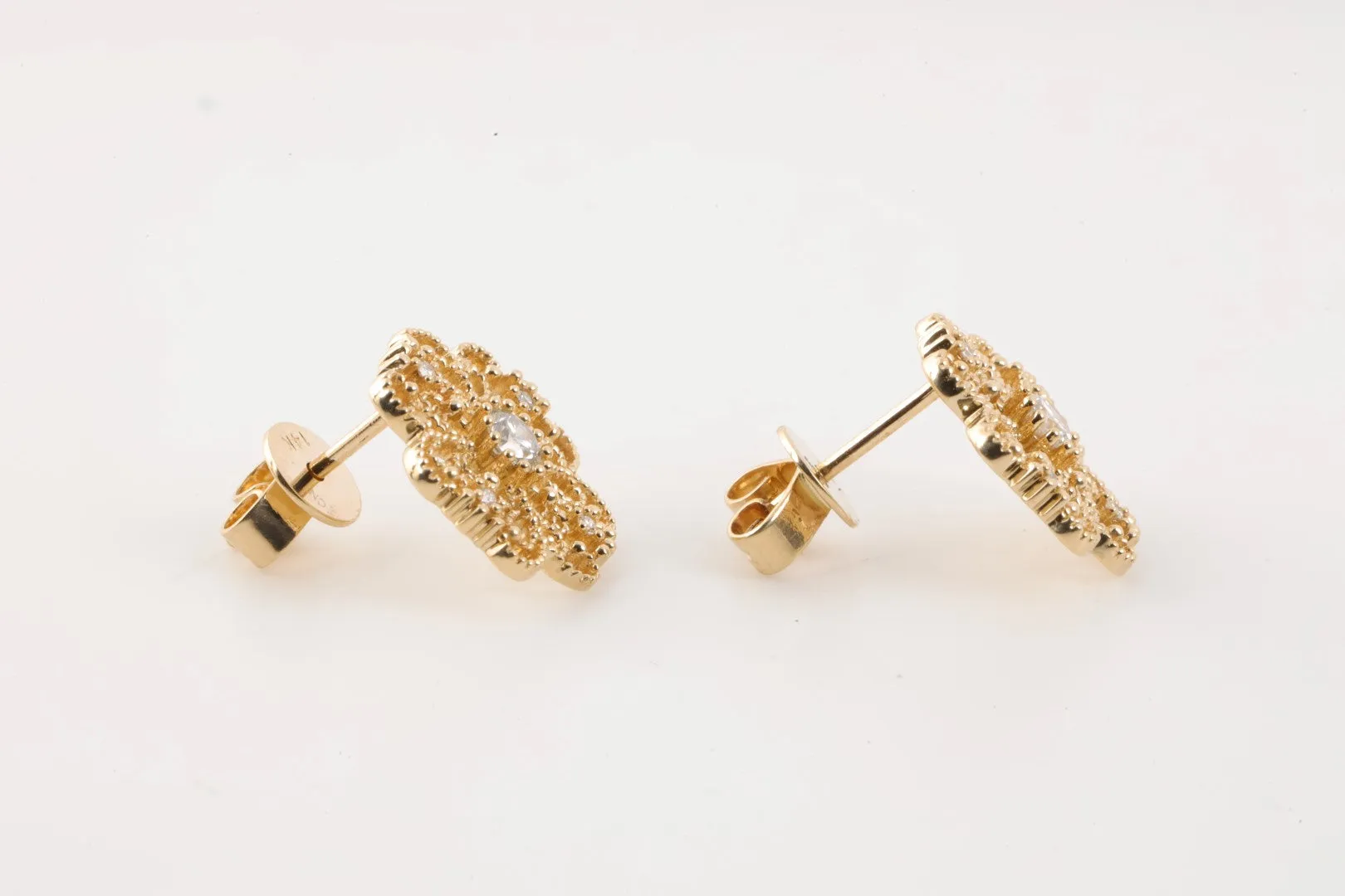 14k Yellow Gold 0.26tcw Diamond Flower Stud Earrings (2.51g.)