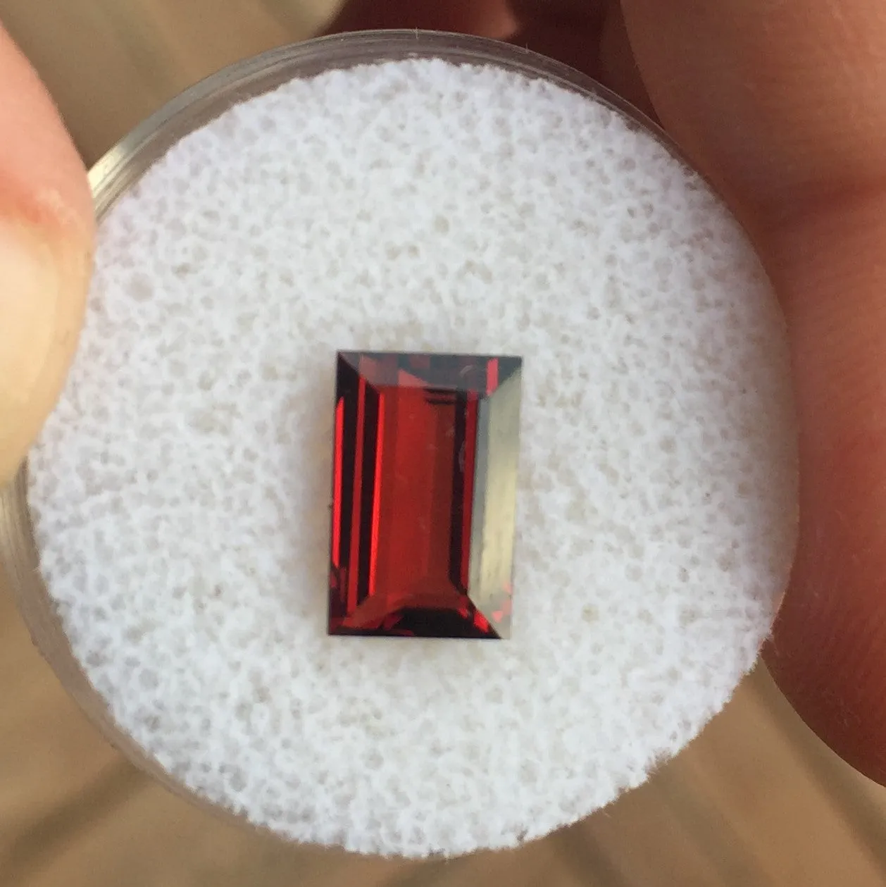 2.41 CT MONTANA GARNET