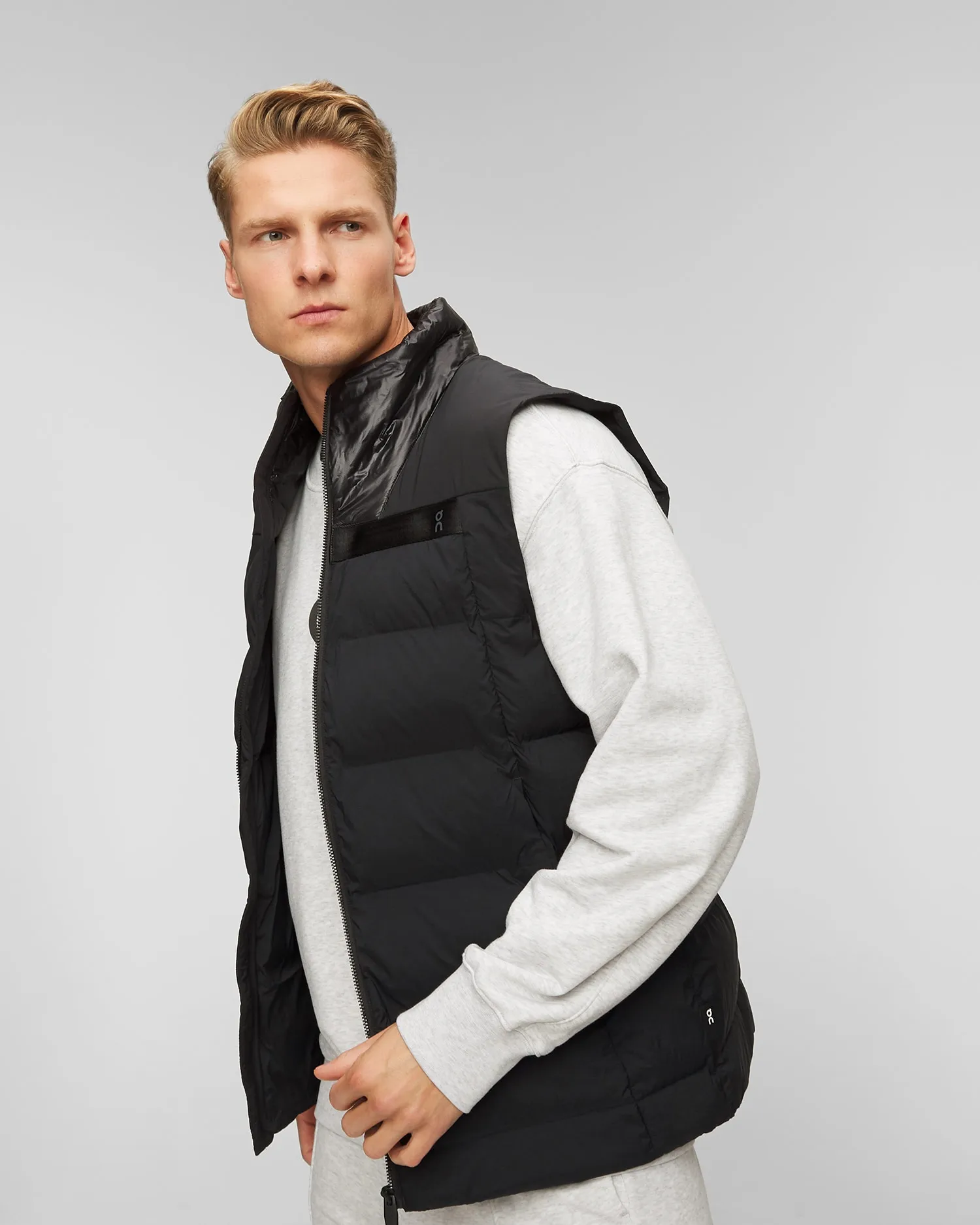 Mens insulated vest On Running Challenger  1MD30040553-black