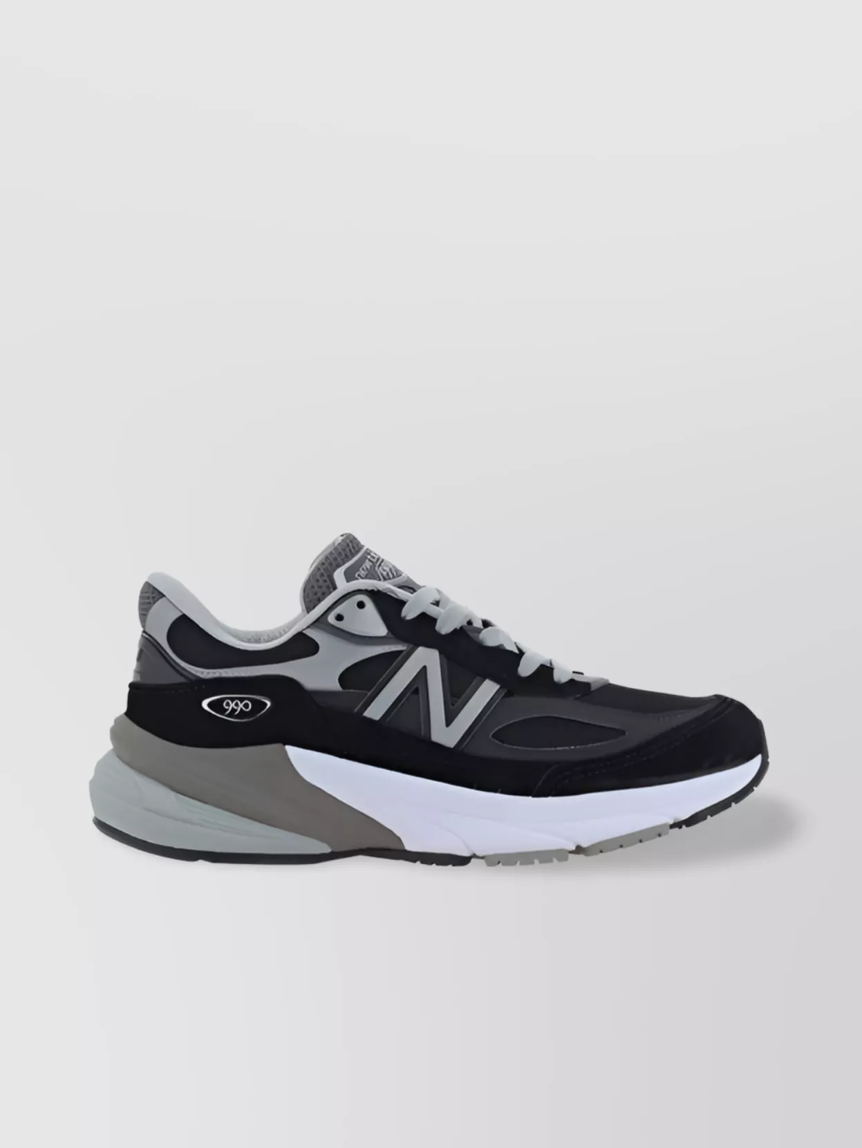 New Balance   Sneakers with contrast sole and mesh upper