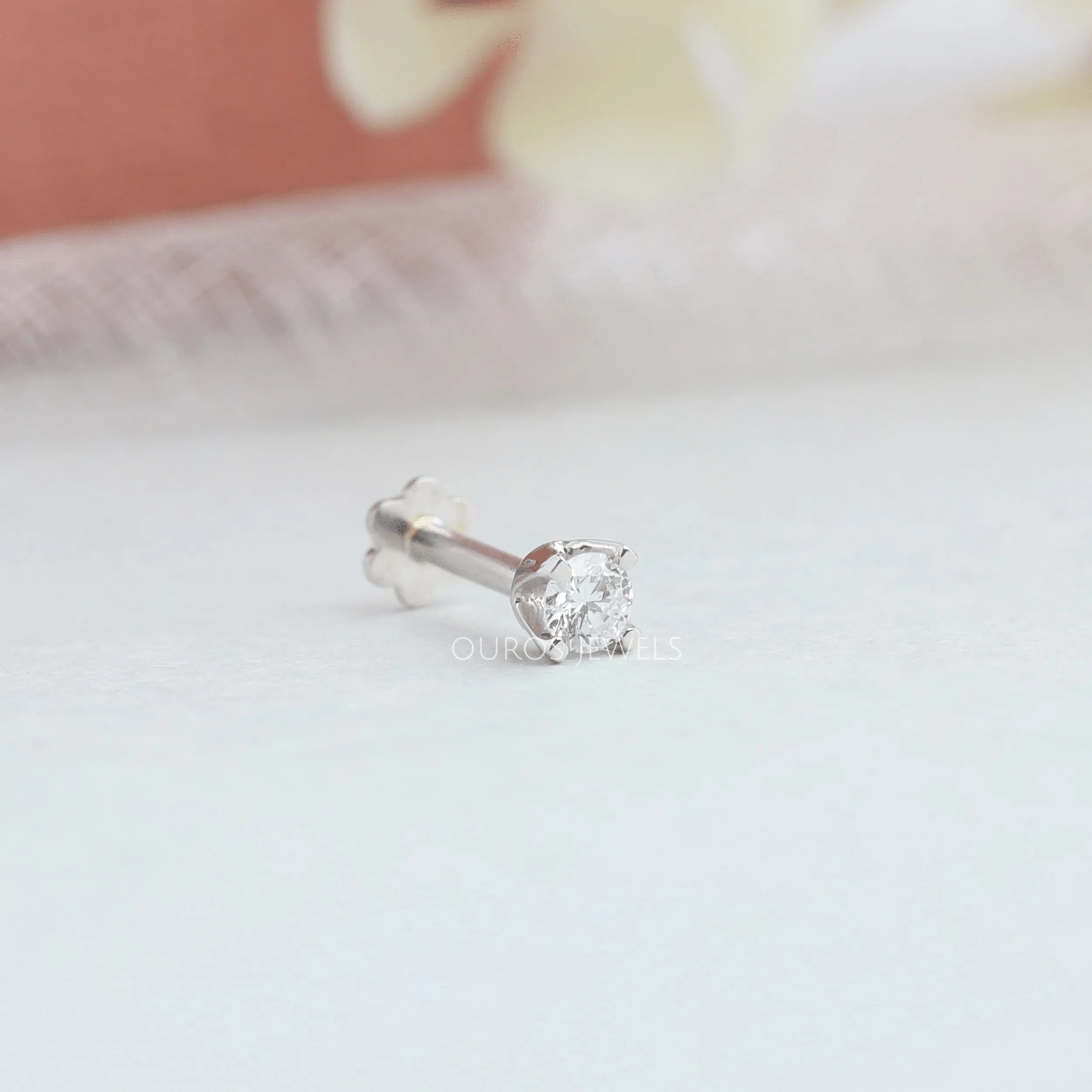 Round Cut Diamond Nose Pin