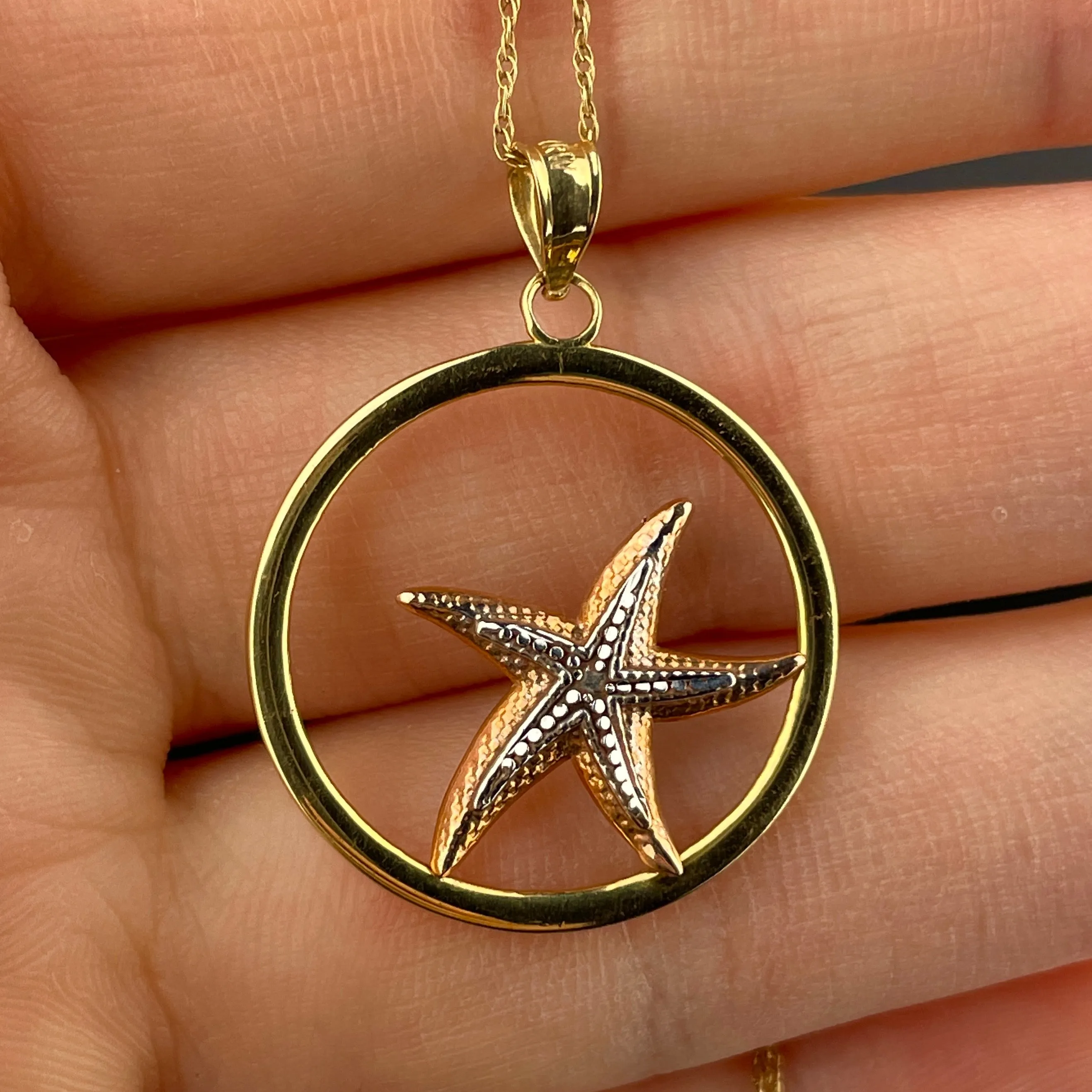 Vintage 14K Gold Starfish Charm Pendant Necklace