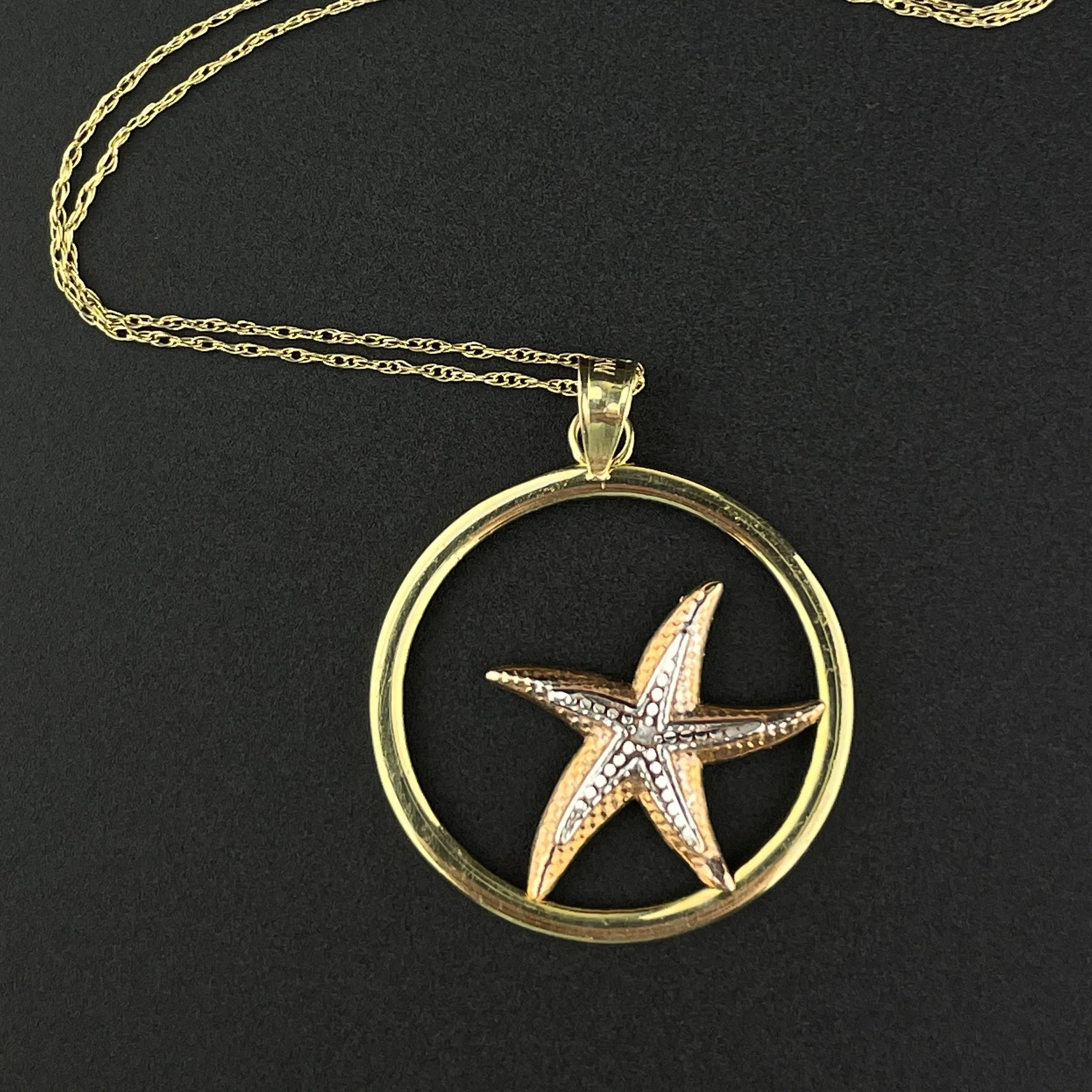 Vintage 14K Gold Starfish Charm Pendant Necklace