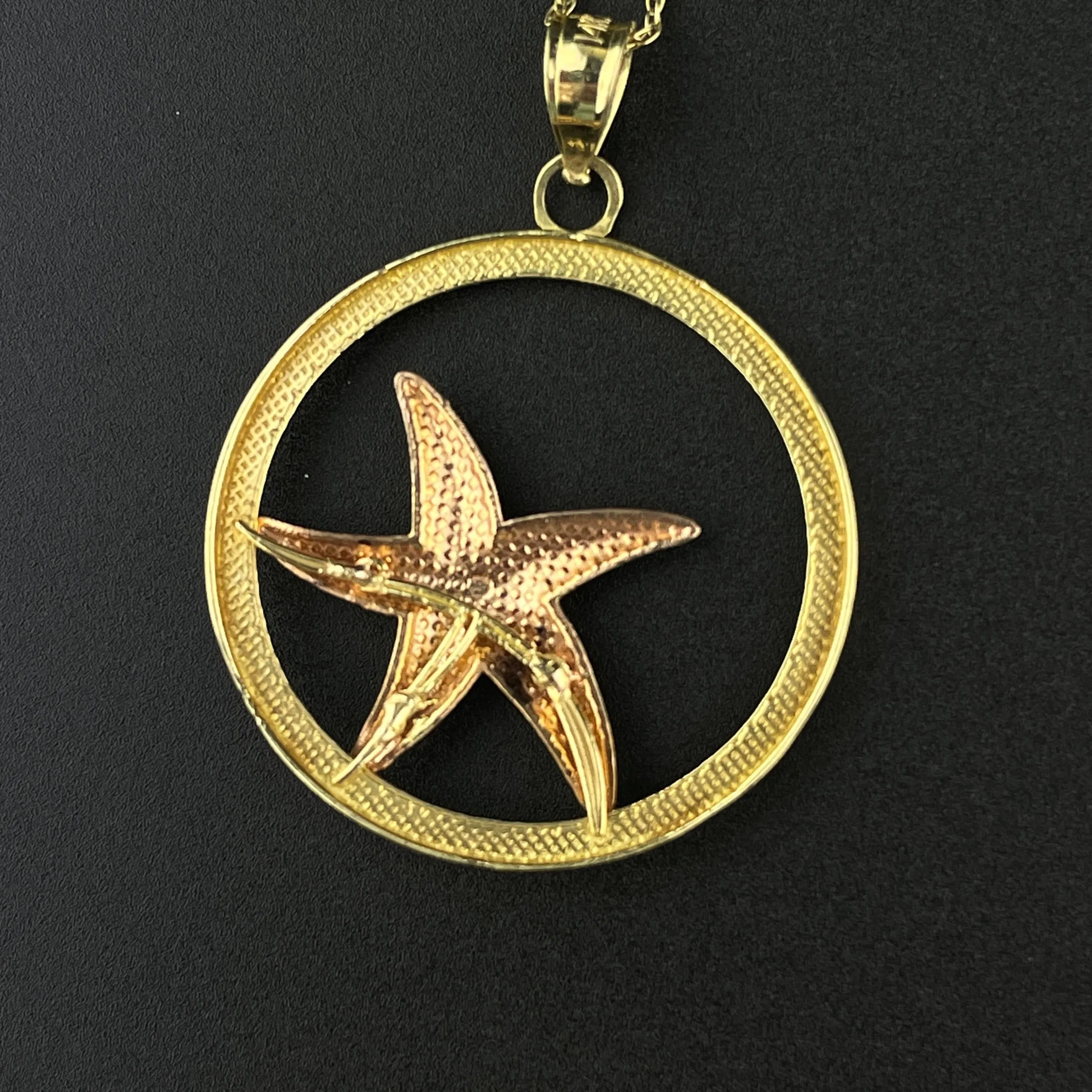 Vintage 14K Gold Starfish Charm Pendant Necklace